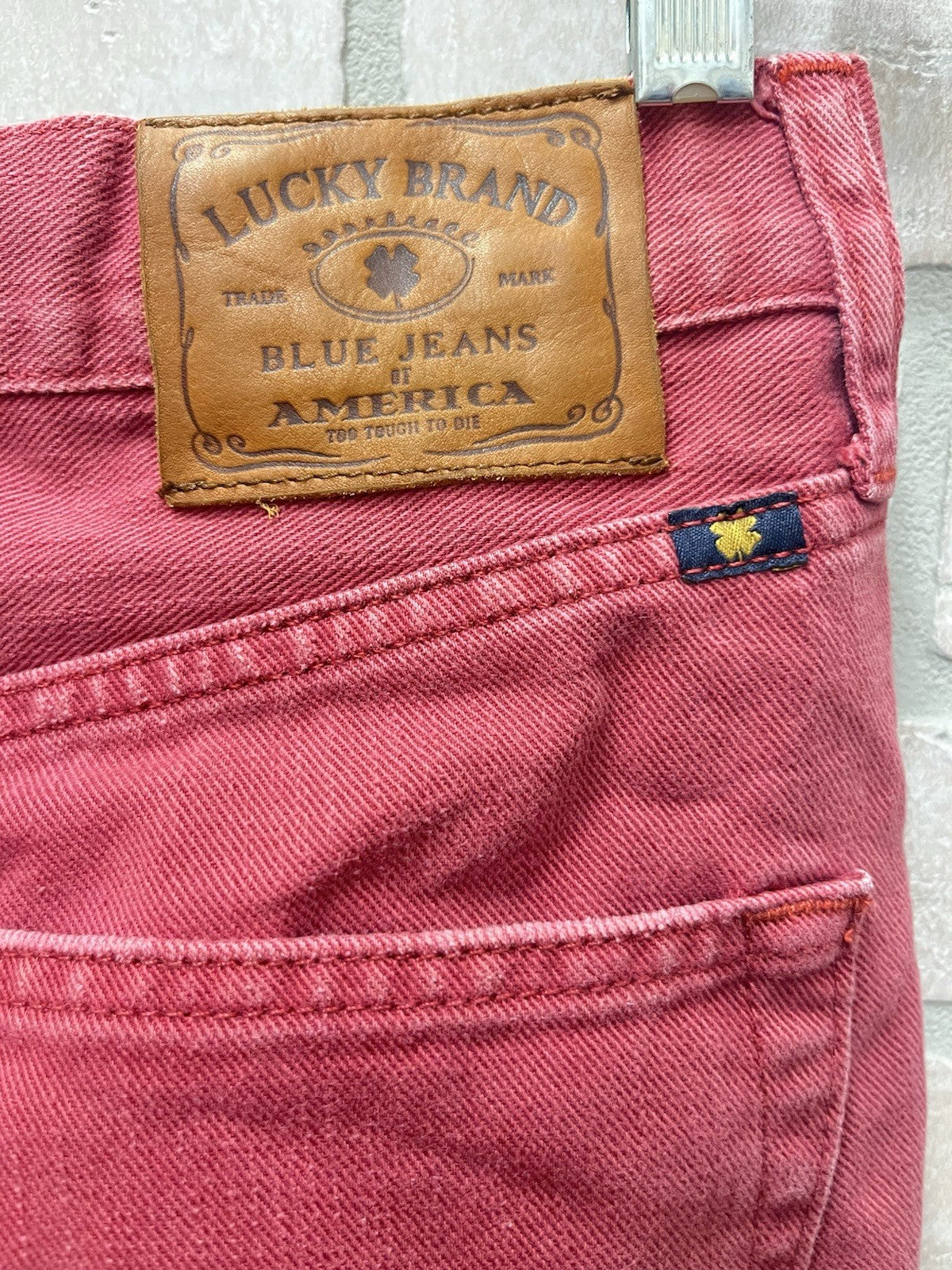 Lucky brand men’s maroon Button Fly, jeans size 34/32 Heritage Slim 121 pre-own
