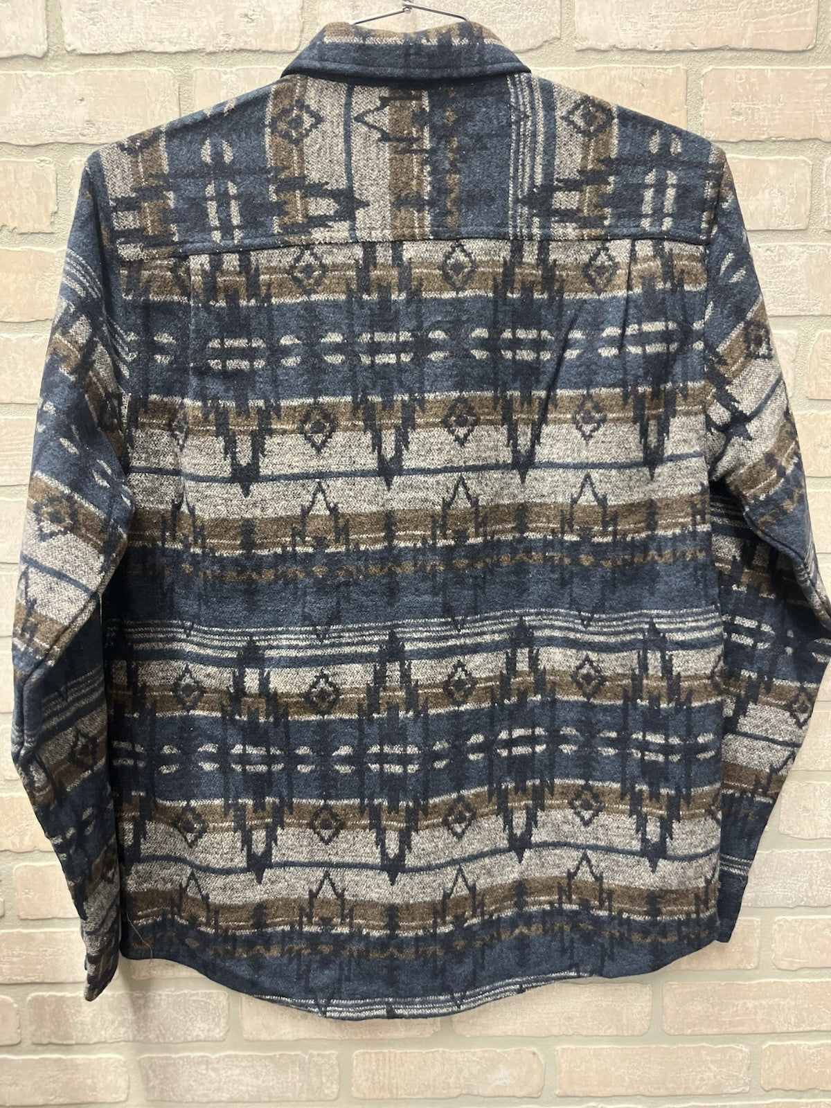 Waterproof men’s shaket long sleeve button-down hand pockets Sz M Blue Aztec NWT
