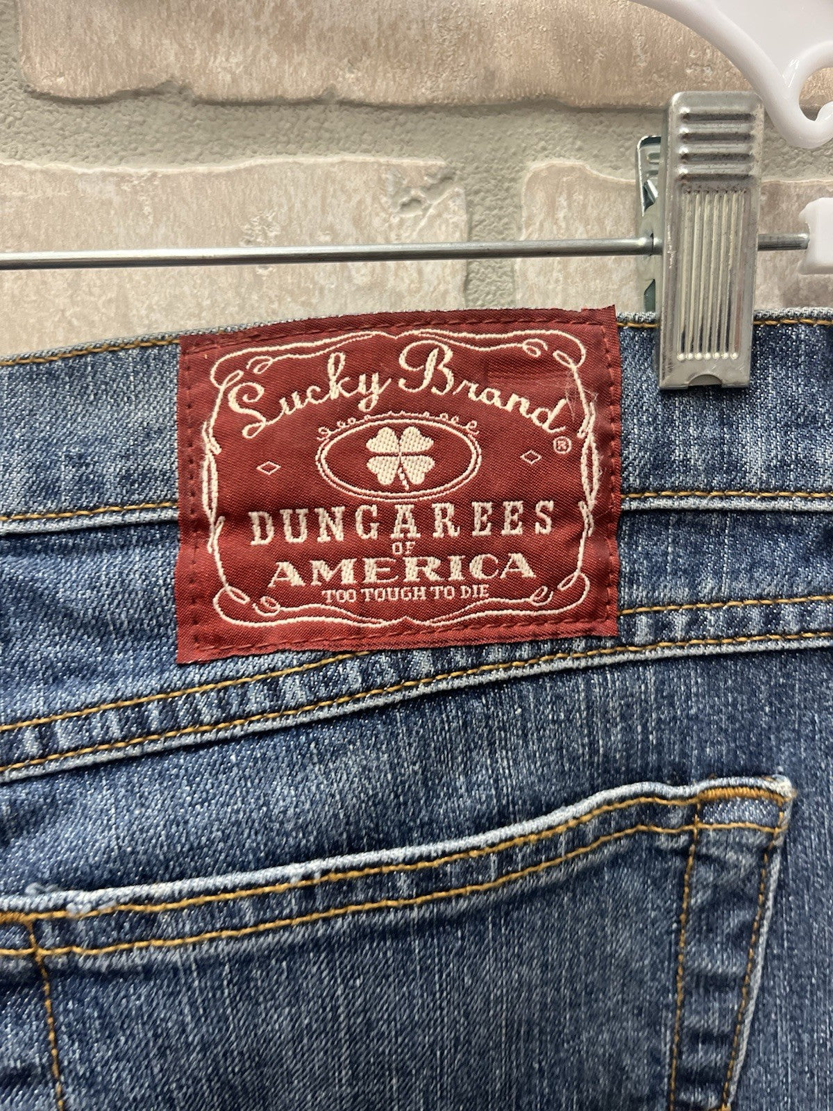 Lucky brand men’s denim jeans Sz 36/32 Blue boot cut Dungarees Regular fit