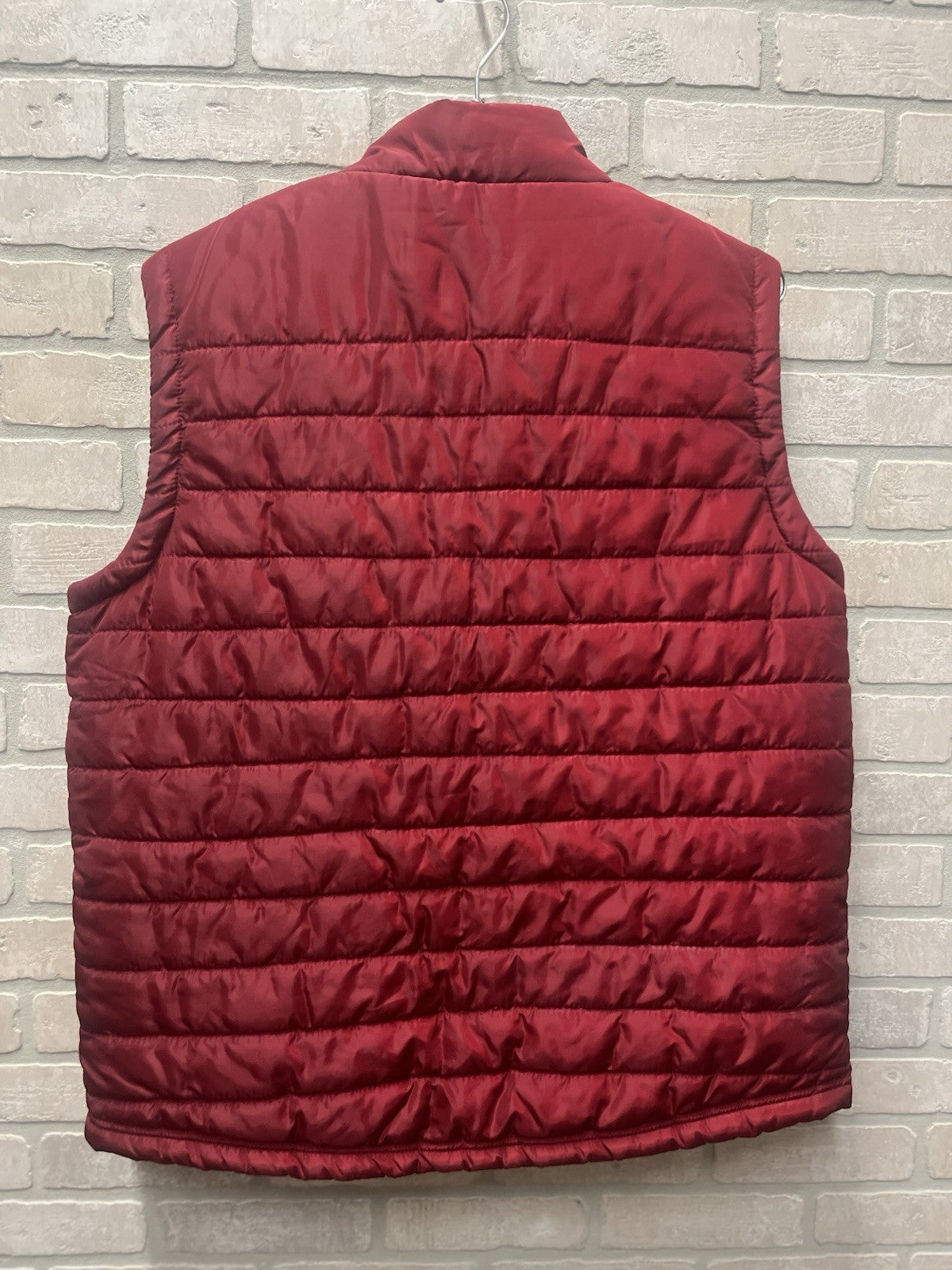True religion men’s red puffer vest Sz XL full zip estimated with pockets