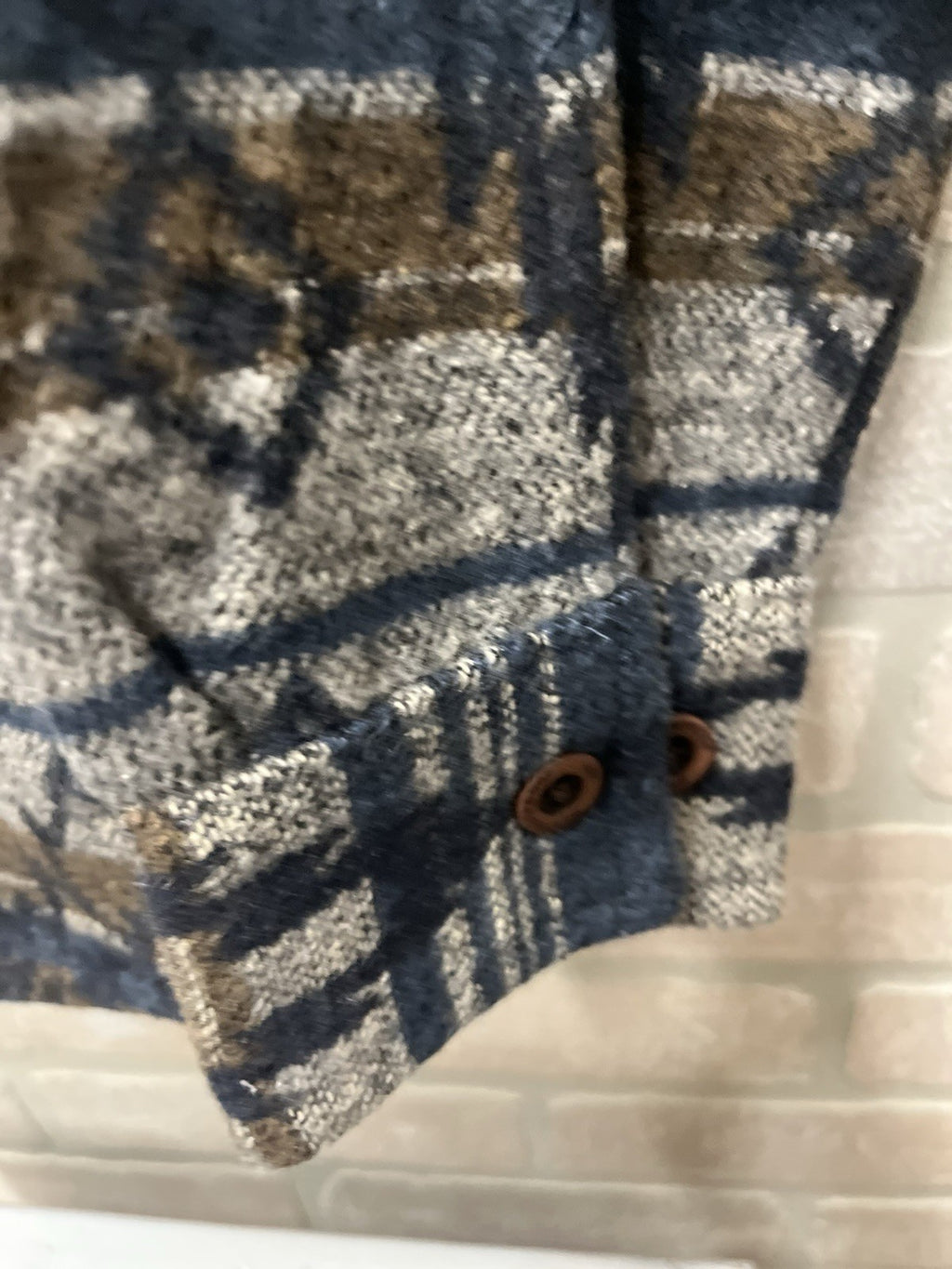 Waterproof men’s shaket long sleeve button-down hand pockets Sz M Blue Aztec NWT