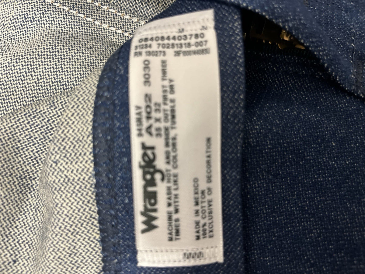 Wrangler men’s cowboy cut denim jeans Sz35/32 Length 44” Boot cut regular fit