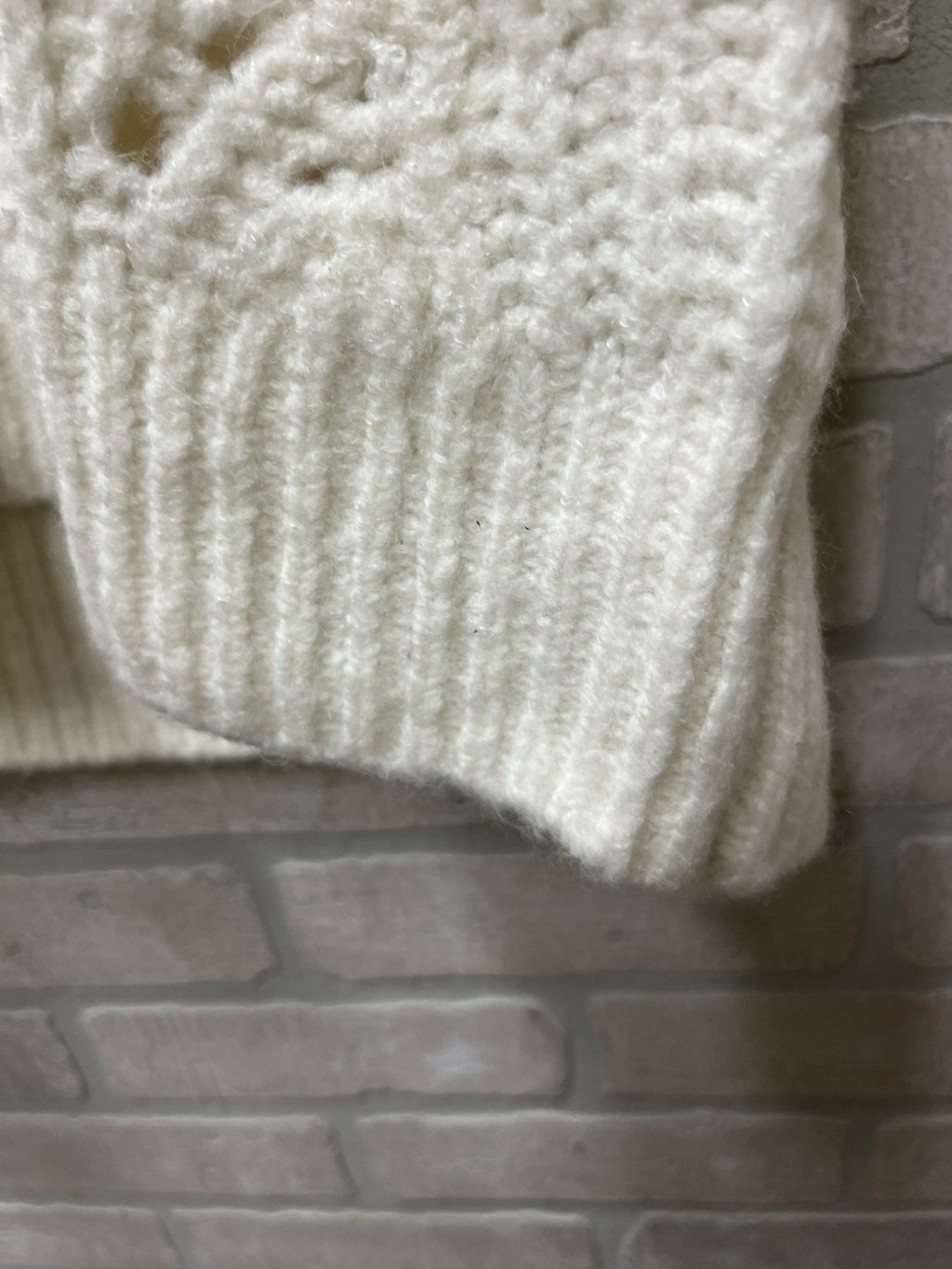 Lucky brand sweater for women Sz L 12/14 White V neck cable net NWT