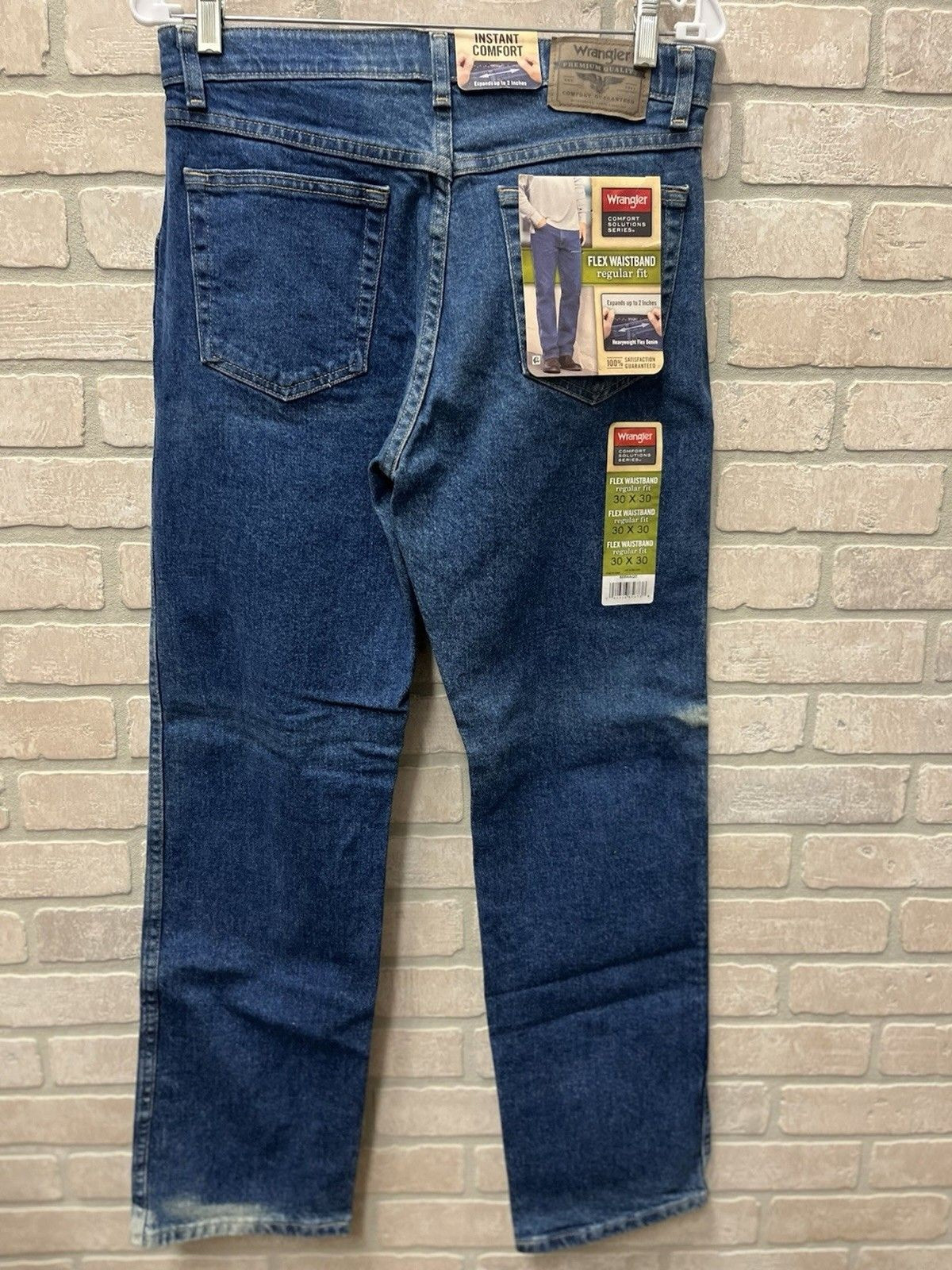 Wrangler jeans Men’s Sz 30x30 flex waistband 2” denim extra fading colors