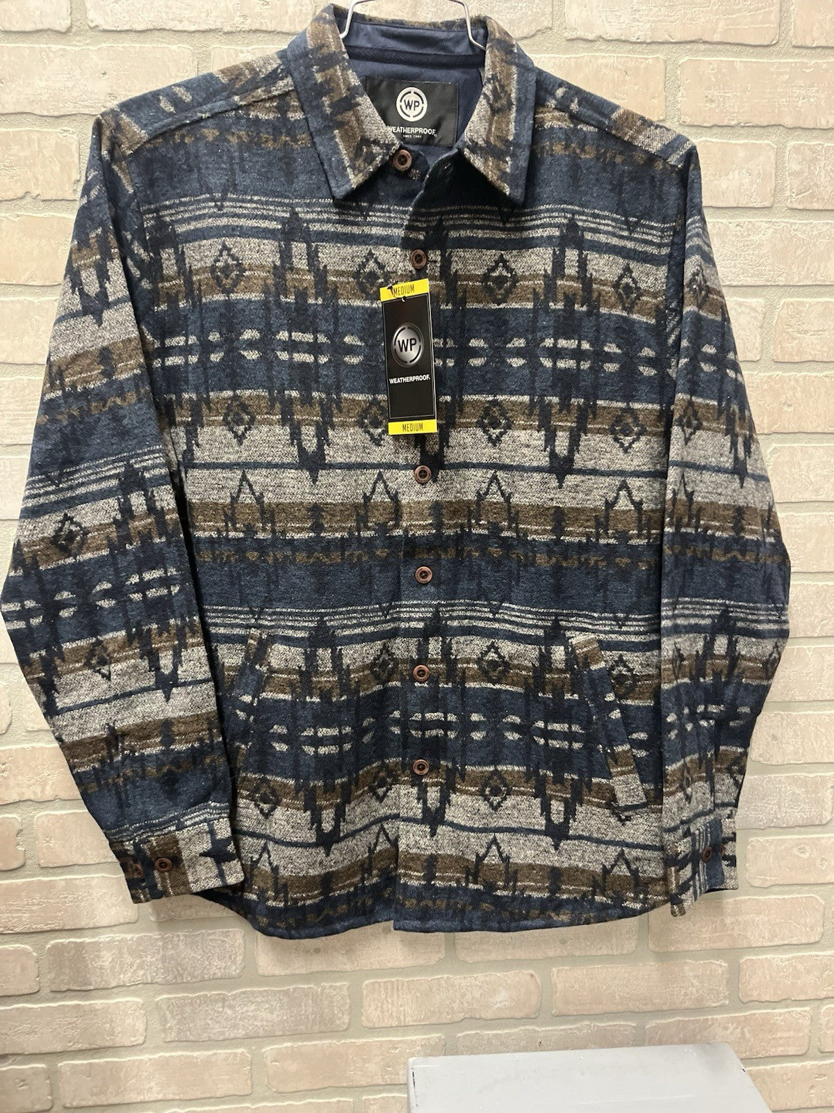 Waterproof men’s shaket long sleeve button-down hand pockets Sz M Blue Aztec NWT