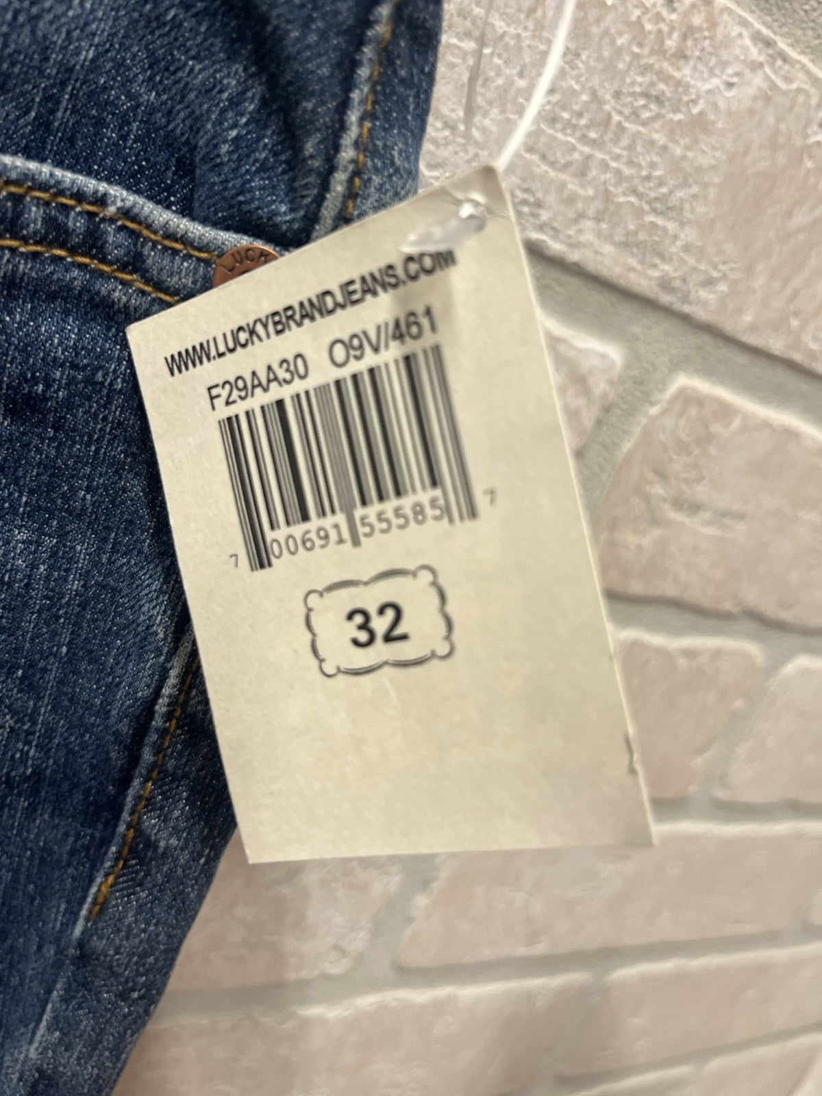 Lucky brand men’s denim jeans Sz 36/32 Blue boot cut Dungarees Regular fit