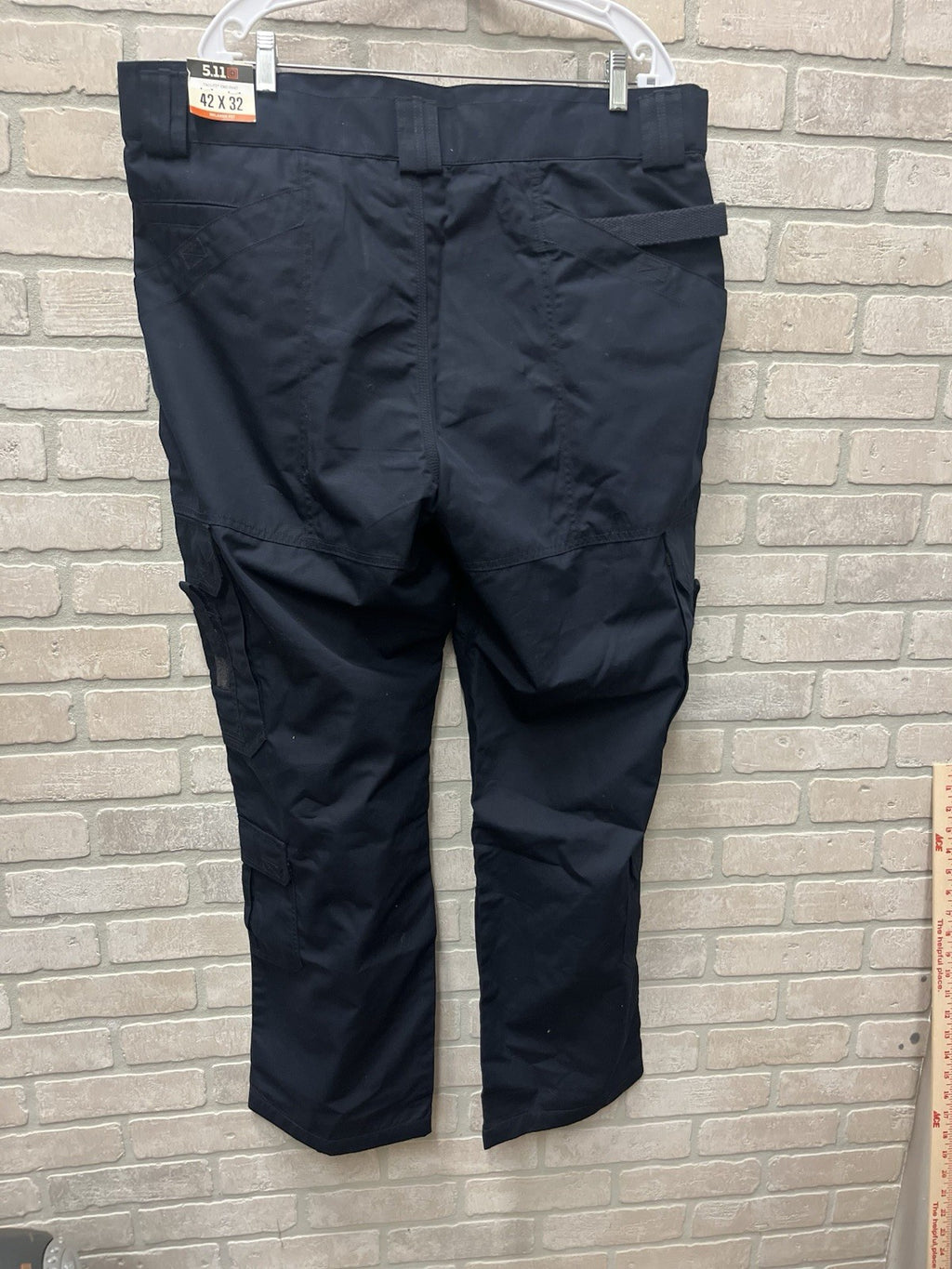 511 tactical Men’s Pants Sz 42/32 navy blue cargo military NWT