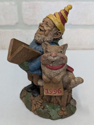 Vintage 1996 Christmas Happy New Year Gnome Rabbit Bunny Singing Tom Clark #55