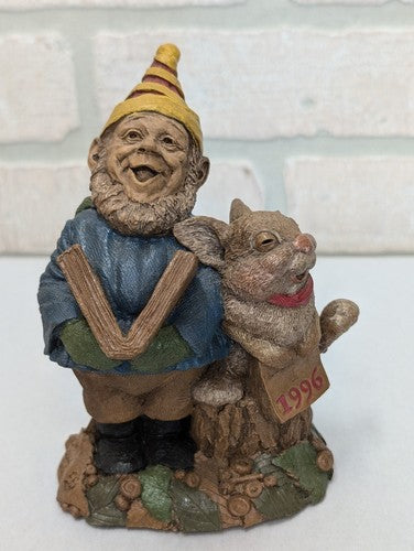 Vintage 1996 Christmas Happy New Year Gnome Rabbit Bunny Singing Tom Clark #55